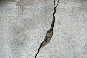 Determining What Wall Cracks Are Serious